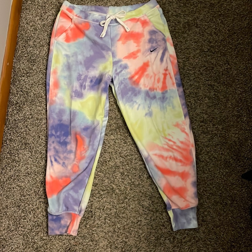 Nike dri-fit joggers womens size medium